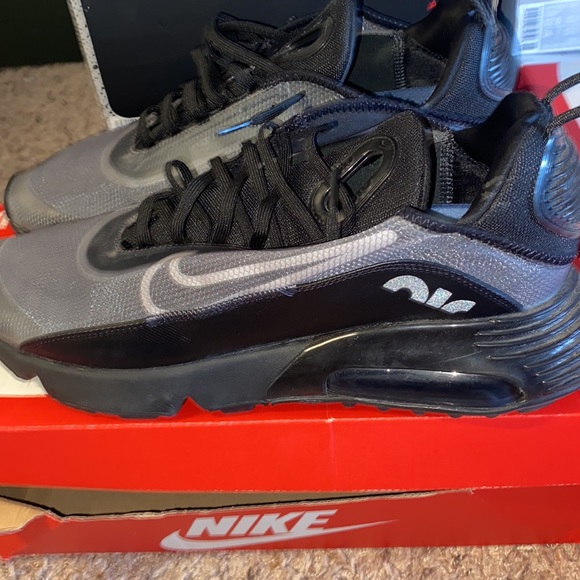 Nike Air Max 2090
Men's Shoe
Size 13
Style BV9977-001 - Picture 2 of 11